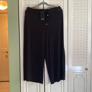Jones New York black Jersey culottes size L